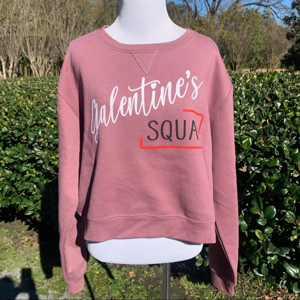 Galentine’s Squad NWT Exist Cropped Sweatshirt Valentine’s Day Large L